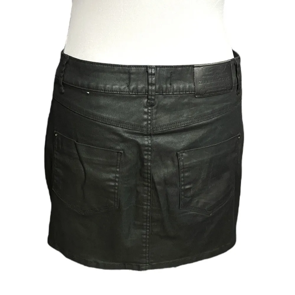 ZARA  Basic Emma Mini Skirt Black Size Medium - Image 2