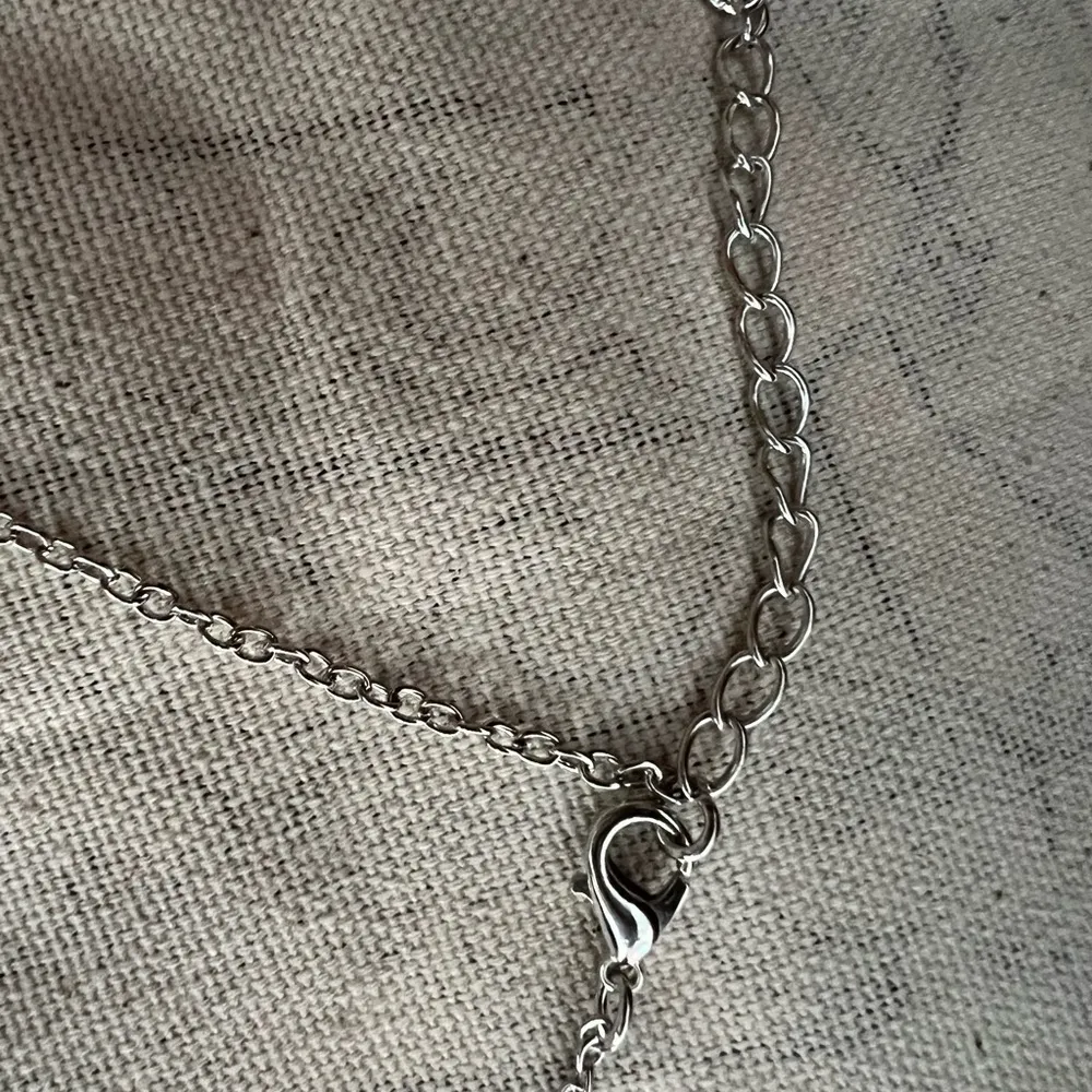 SET: Matching silver metal disc earrings & necklace - Image 4