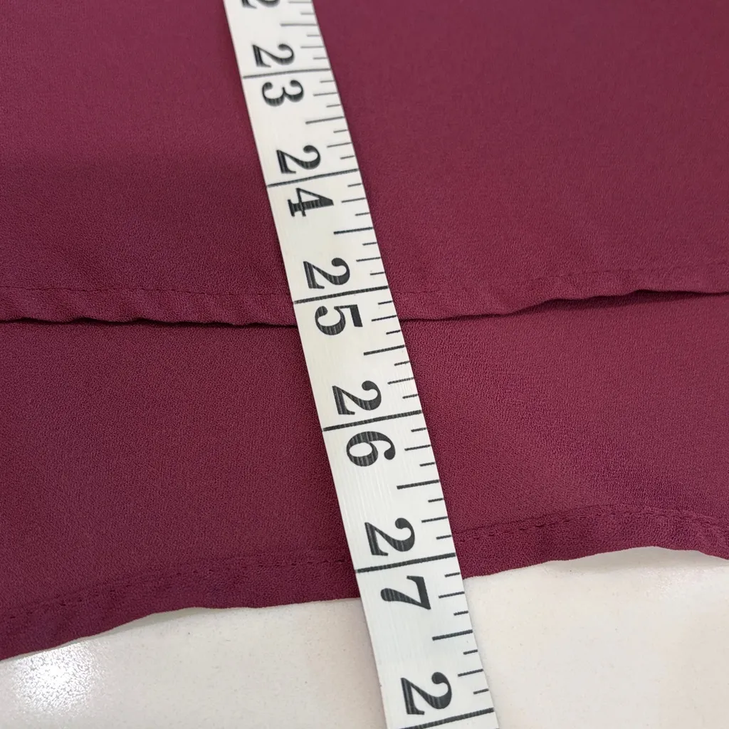 Violet & Claire burgundy sleeveless keyhole front blouse - Image 6