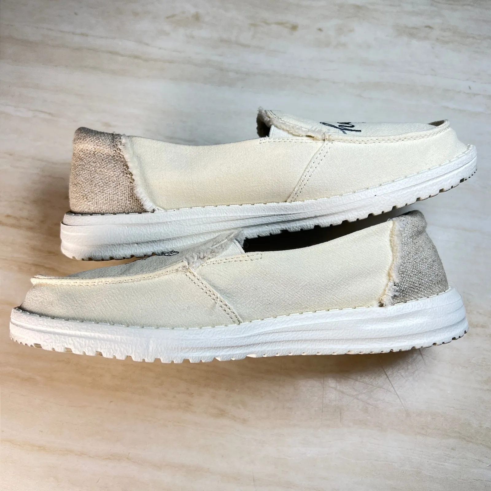 Hey Dude Lena Natural Turtledove Bee Happy Loafers Women US 7 EU 38 - Image 5