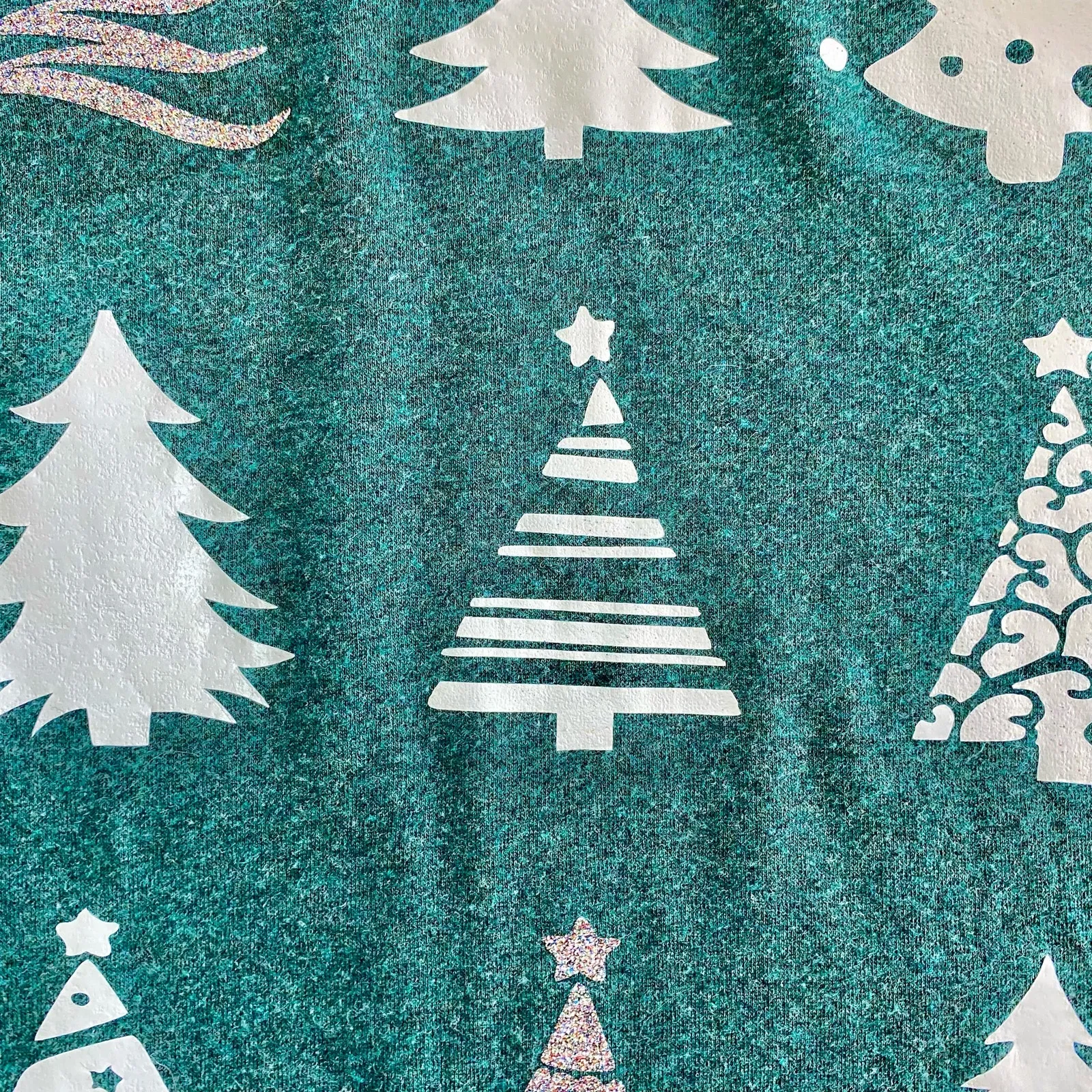 A New Day Green Christmas Holiday Graphic Shirt Womens Small - Image 5