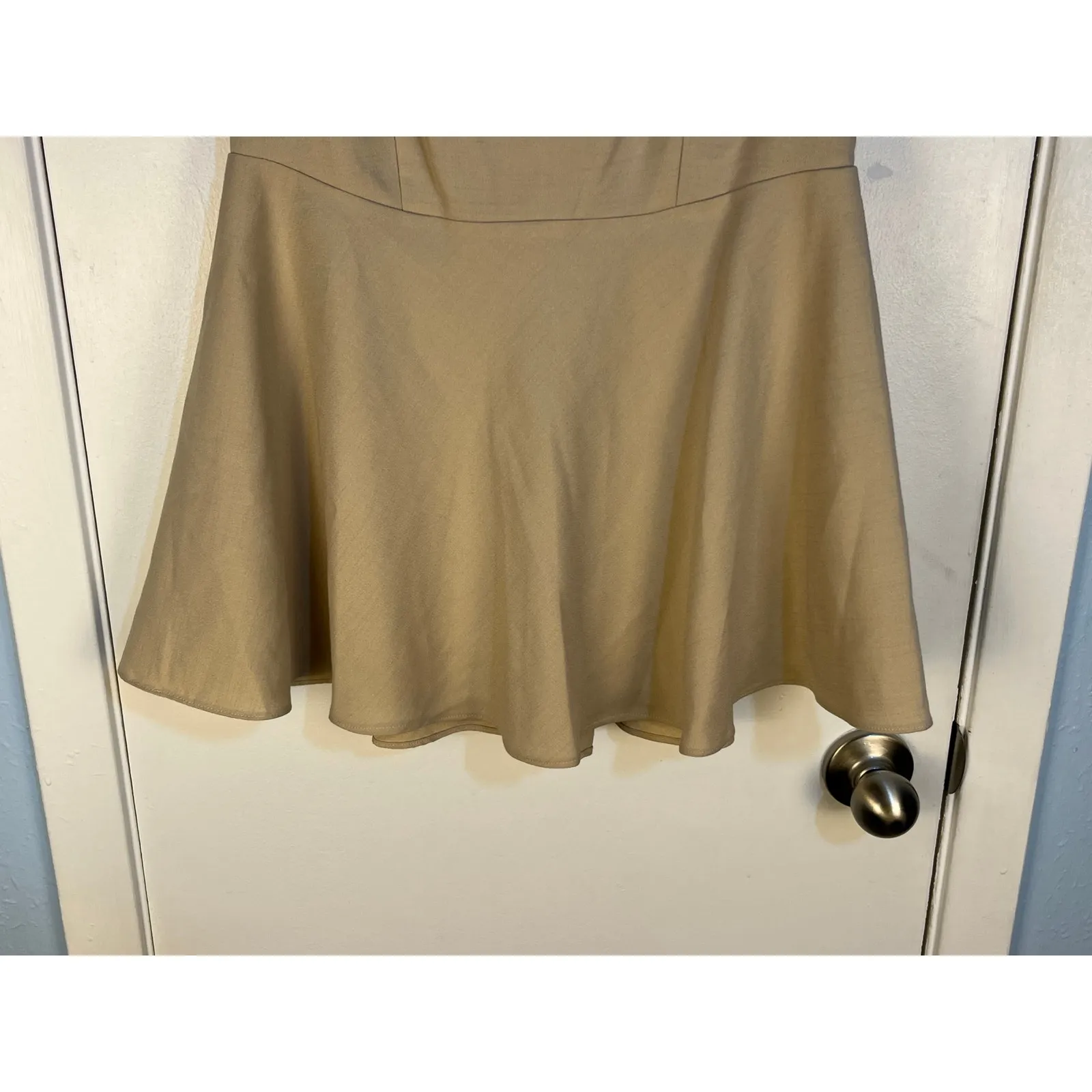 Tuckernuck Pomander Place Peplum Tank Top Small Khaki Feminine Preppy Twee - Image 3