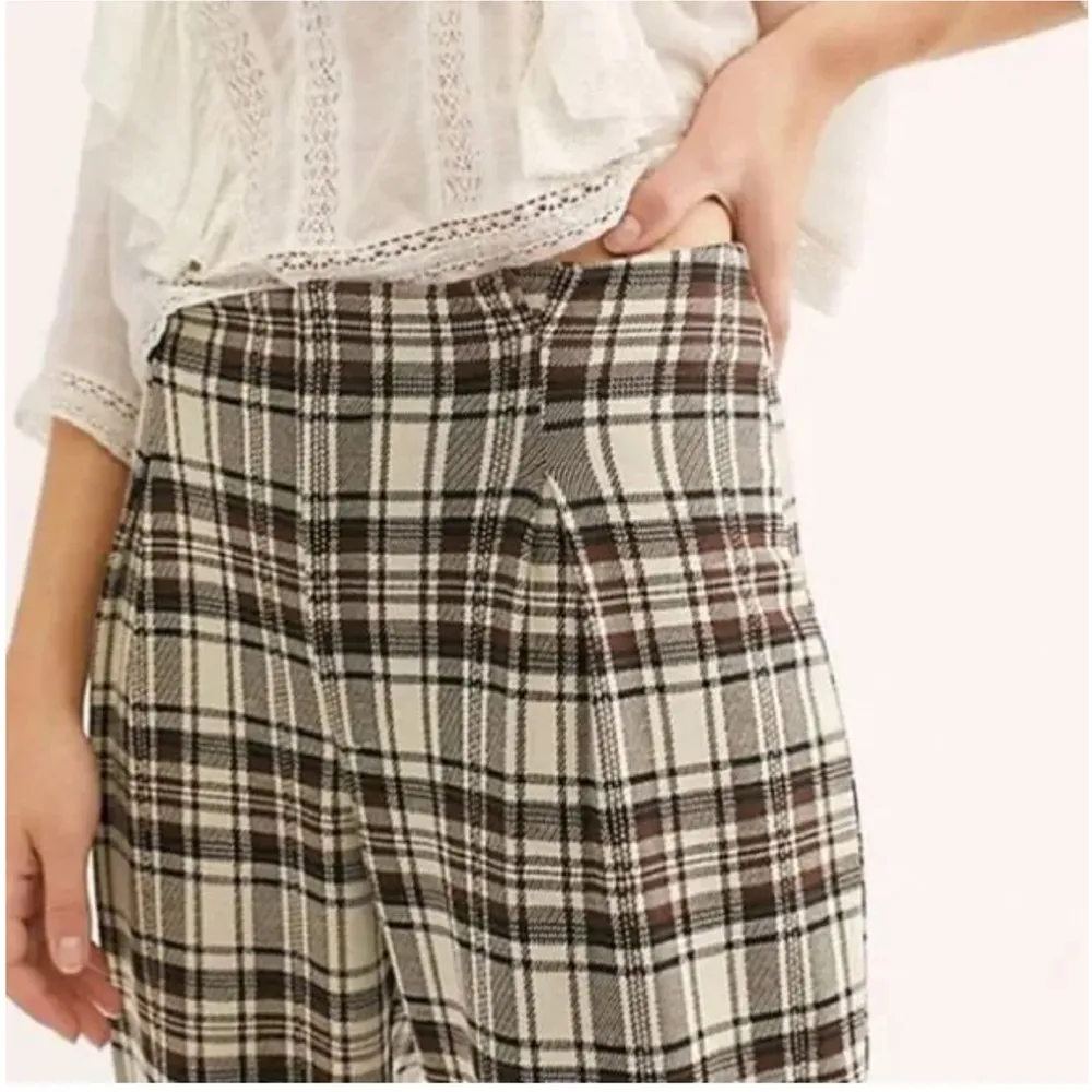 Free people Brecan trouser pant in cream and brown plaid size large - Image 3