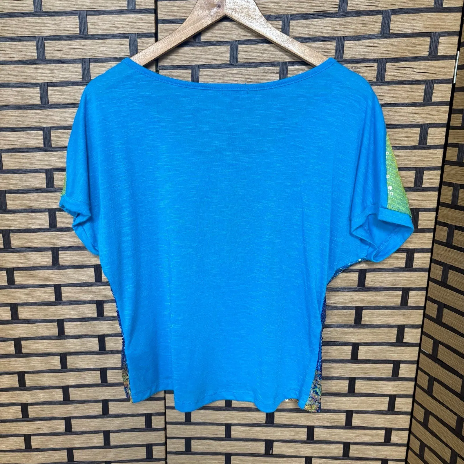 Bongo Blue Sequin‎ Front Floral Top Size Small - Image 2