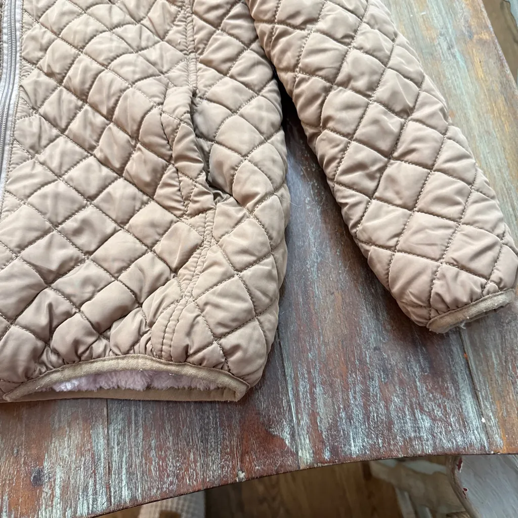 Vangull Beige Quilted Puffer Jacket with White Sherpa Lining Medium - Image 7