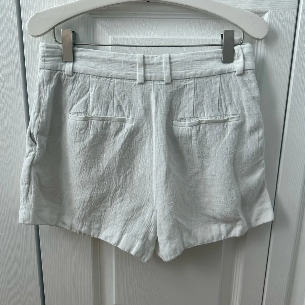 Aritzia Babaton White Linen Blend Shorts - Image 3