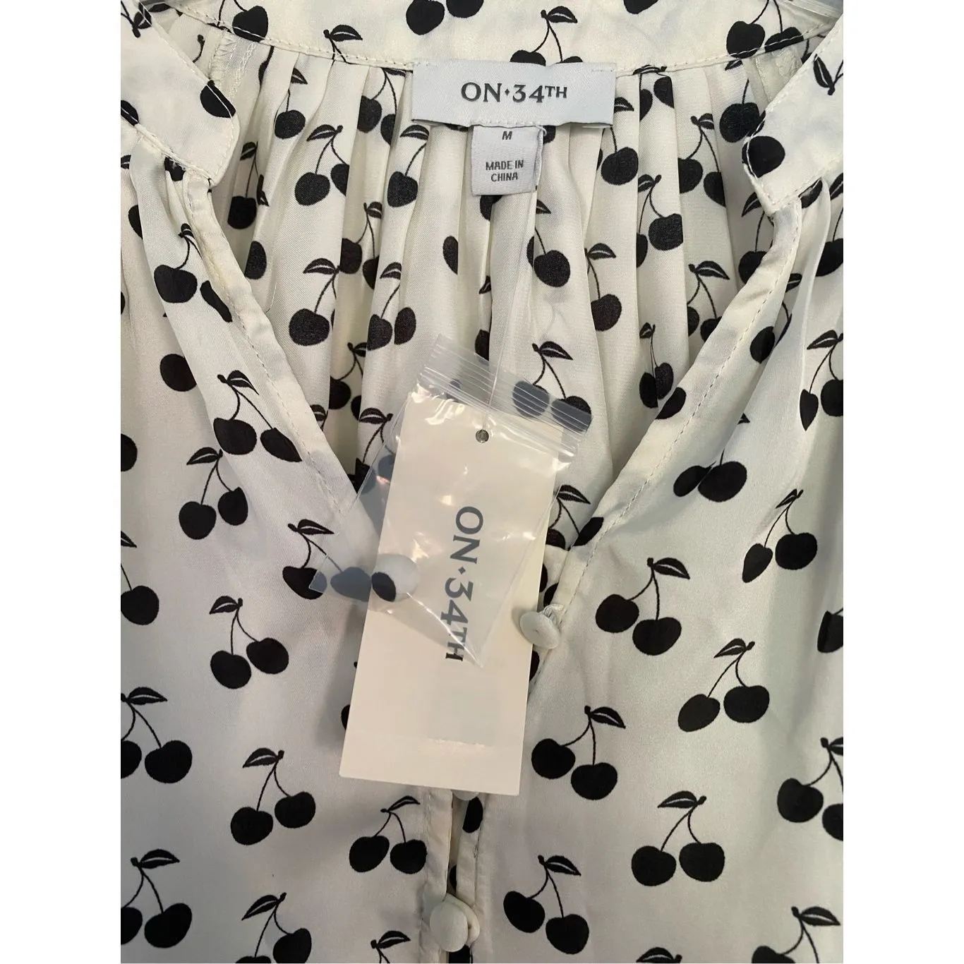 On 34 th White Size M - Image 7