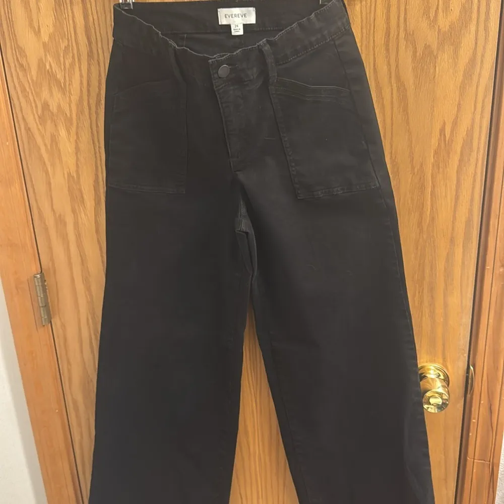 Evereve women’s black flared jeans size 26 - Image 2