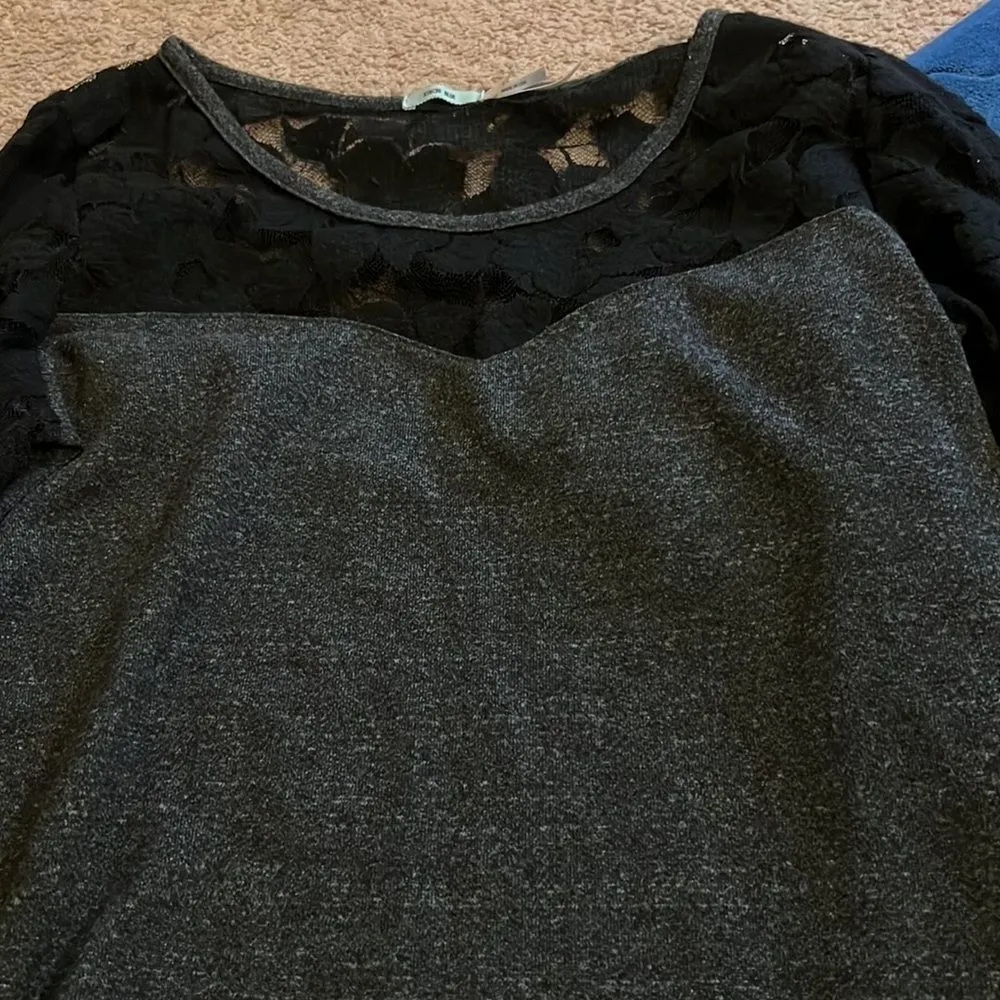 Kimchi Blue  large blouse - Image 4