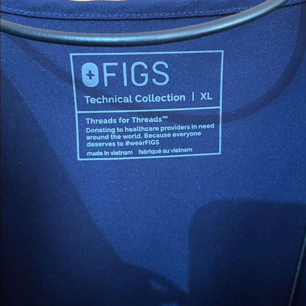 Figs Catarina one pocket scrub top women’s nurse scrubs navy blue Size XL - Image 6