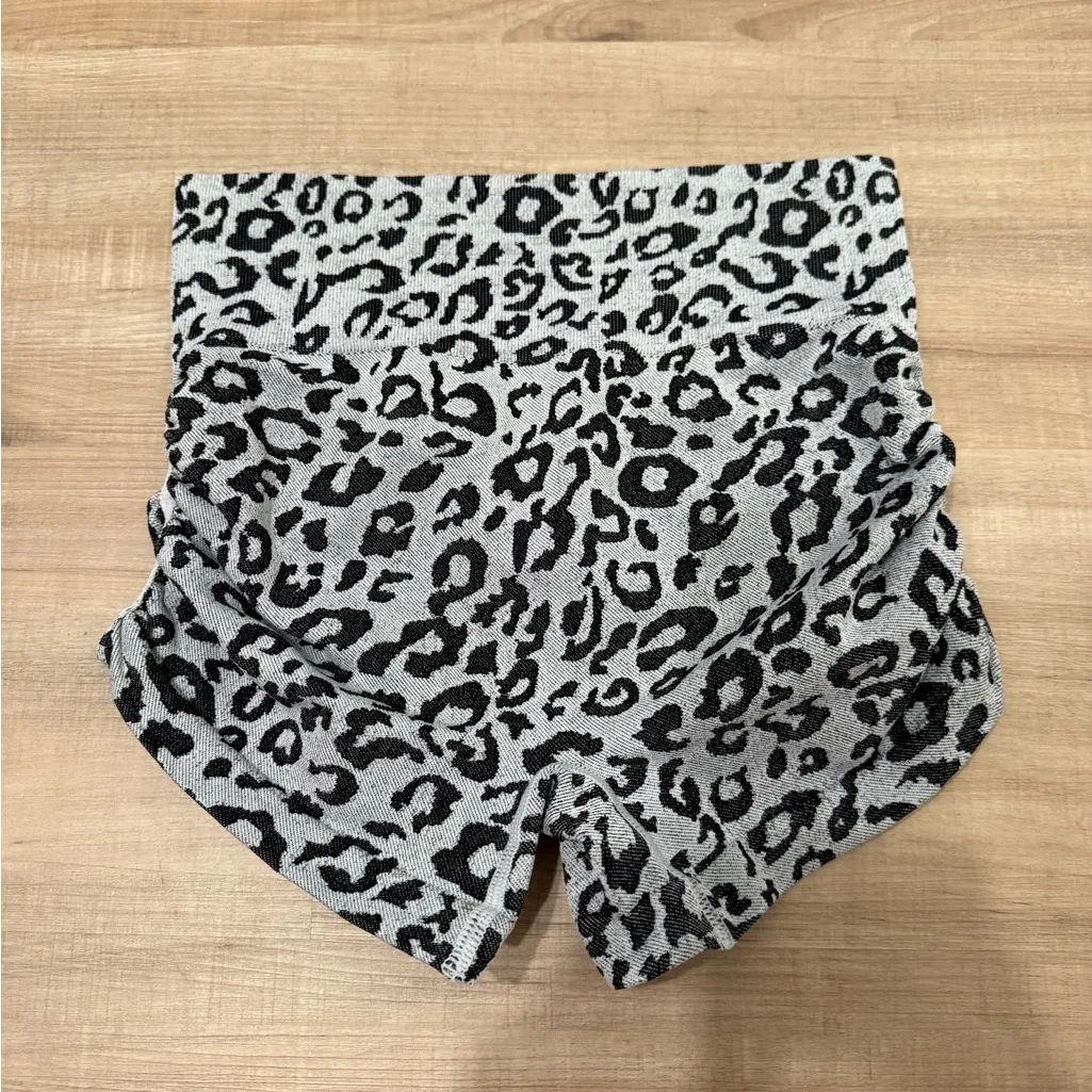 Leopard Print Scrunch Gym Shorts! Gray - Image 2