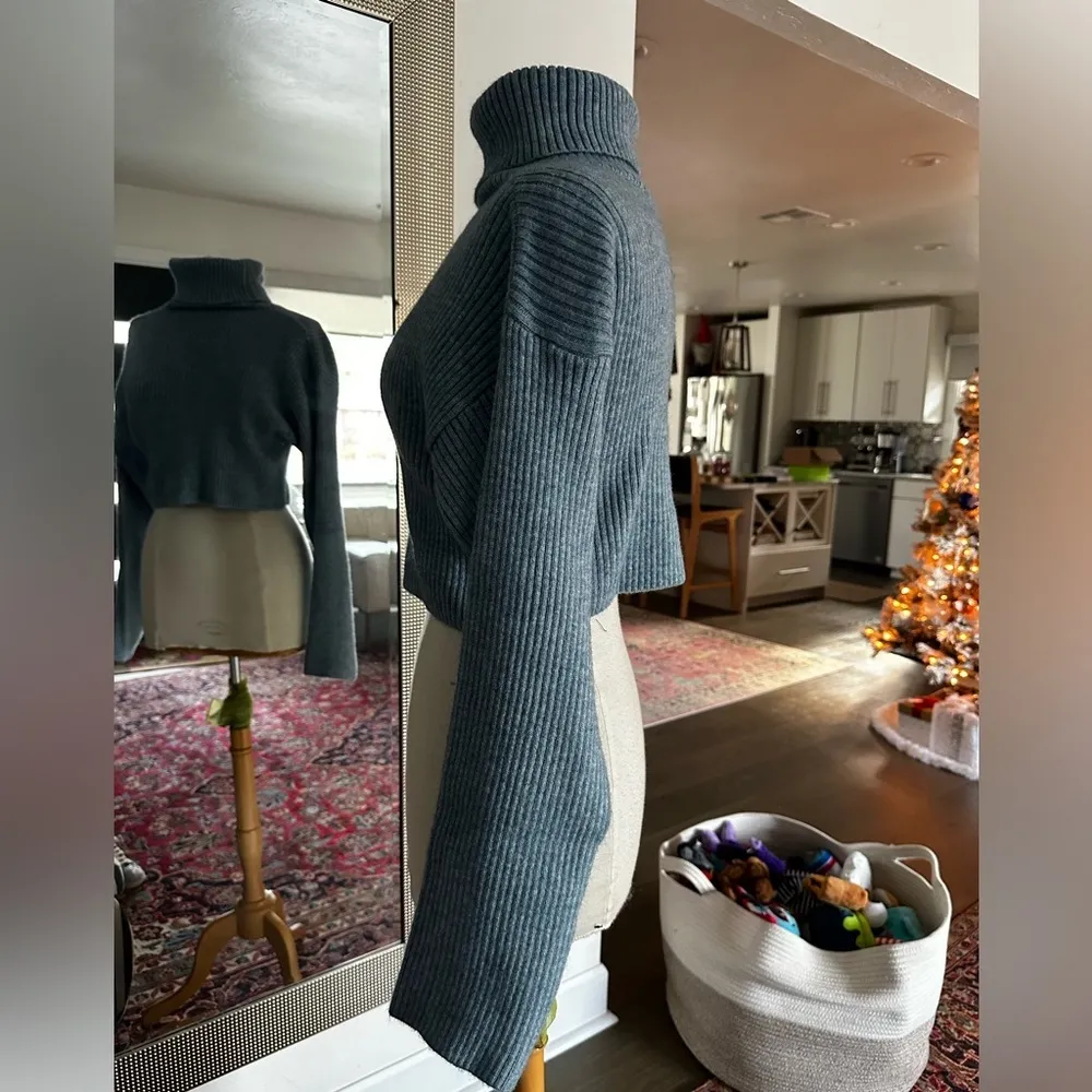 Amazon Blue  Crop Sweater Size S - Image 4