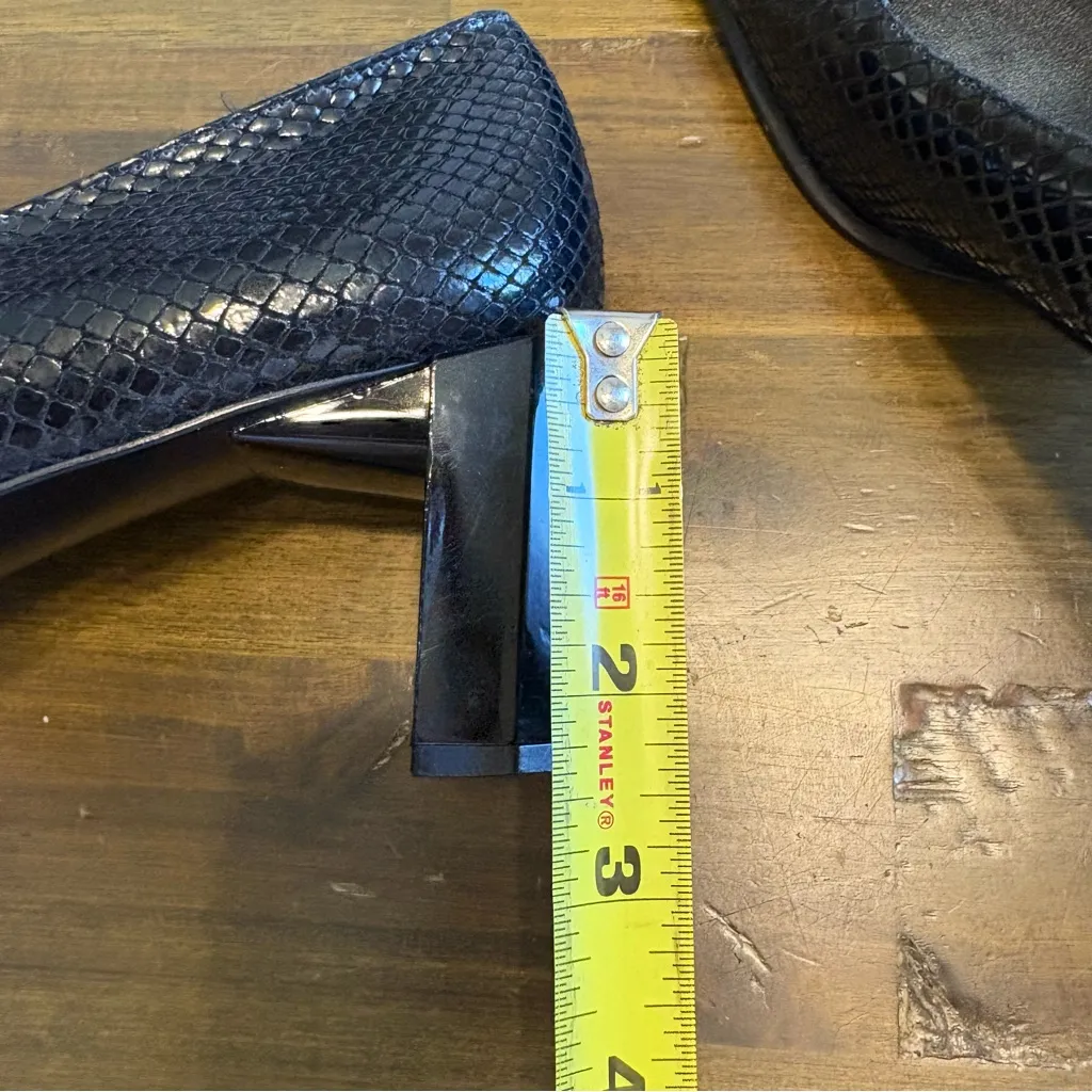 Stuart Weizman Count Black Diamond Square Toe Heels Pumps Snake Lizard Textured - Image 9