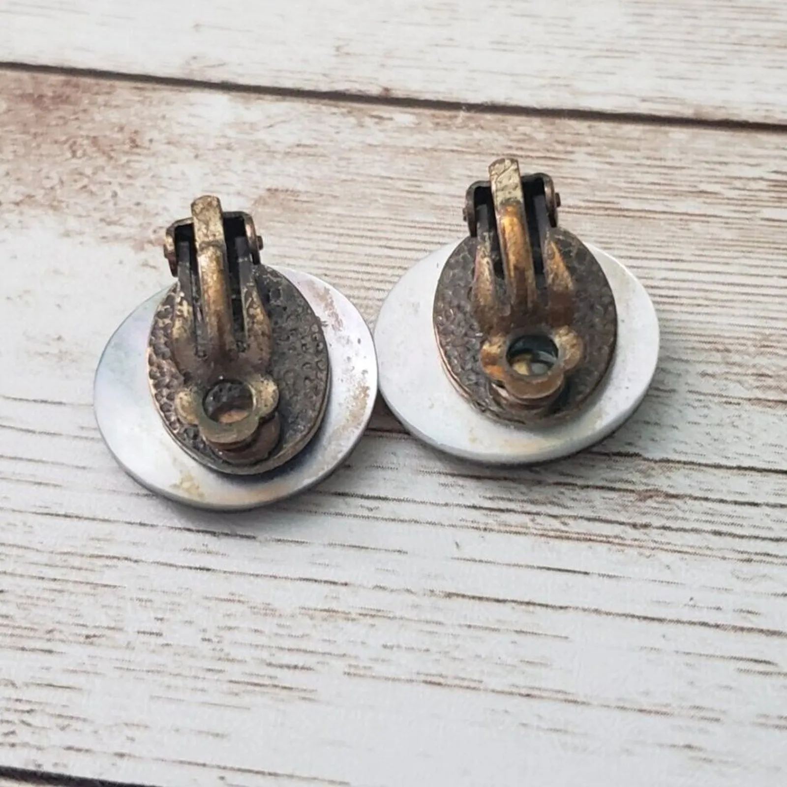 Vintage Clip On Earrings - Image 8