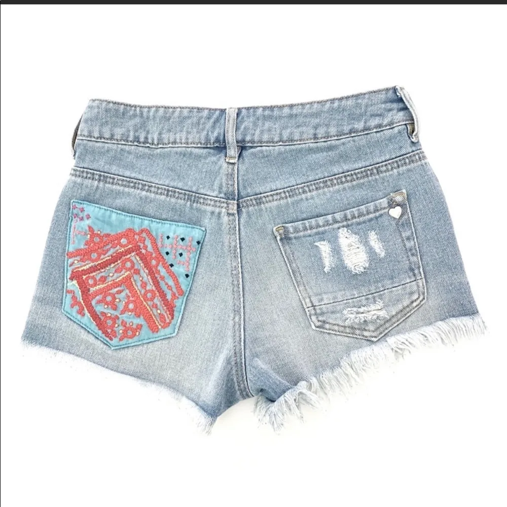 🎂Kendall & Kylie Embroidered Back Pocket Shorts - Image 5