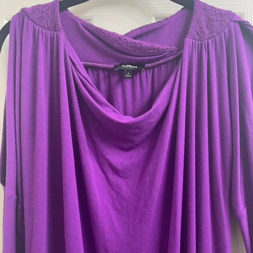 L/S Cold Shoulder Tunic w. Tapered, Banded Bottom, Cowl Neck w Lace - S - Image 2