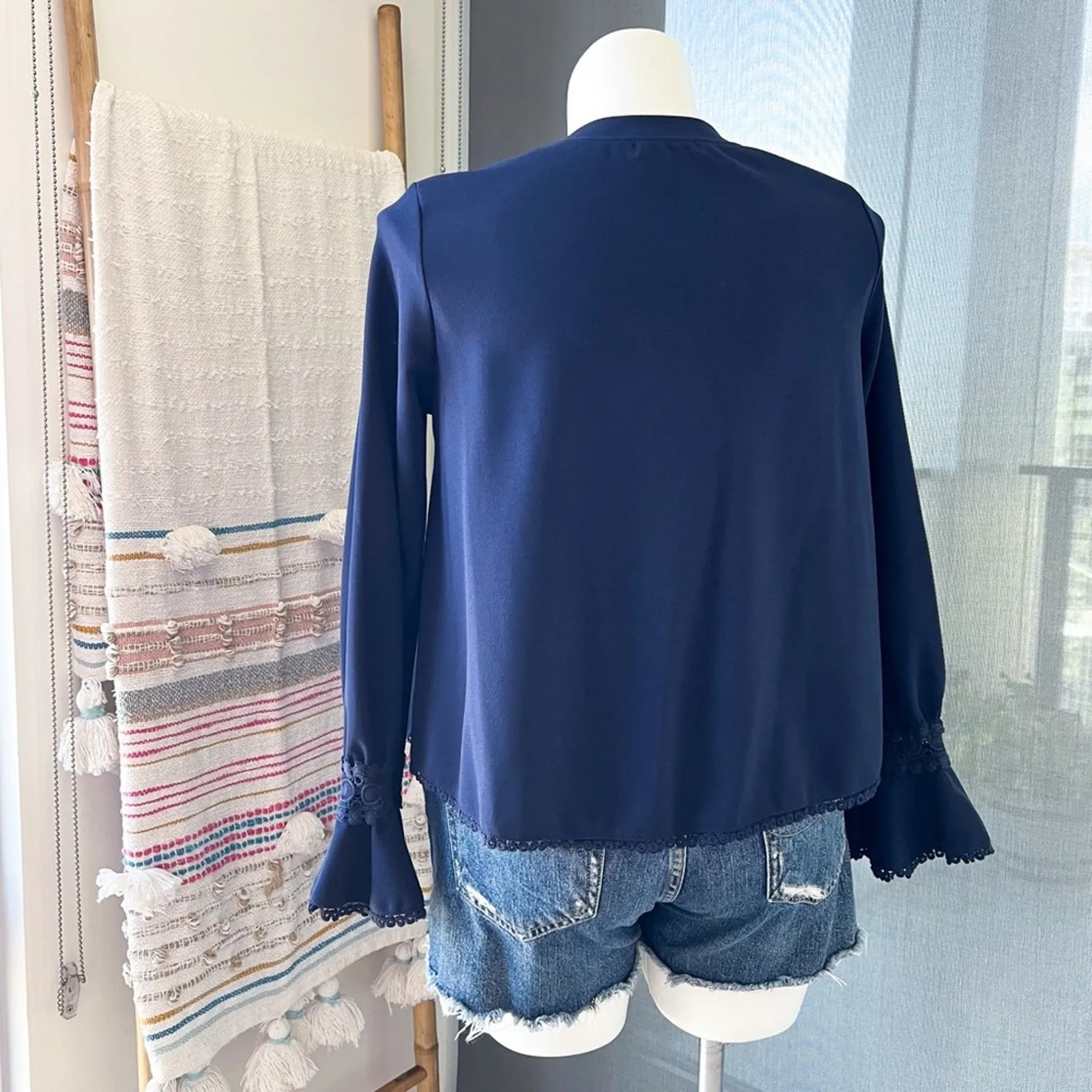 Pomander Place Tuckernuck Navy Crewneck Long Sleeves Blouse Women’s Size Large - Image 5