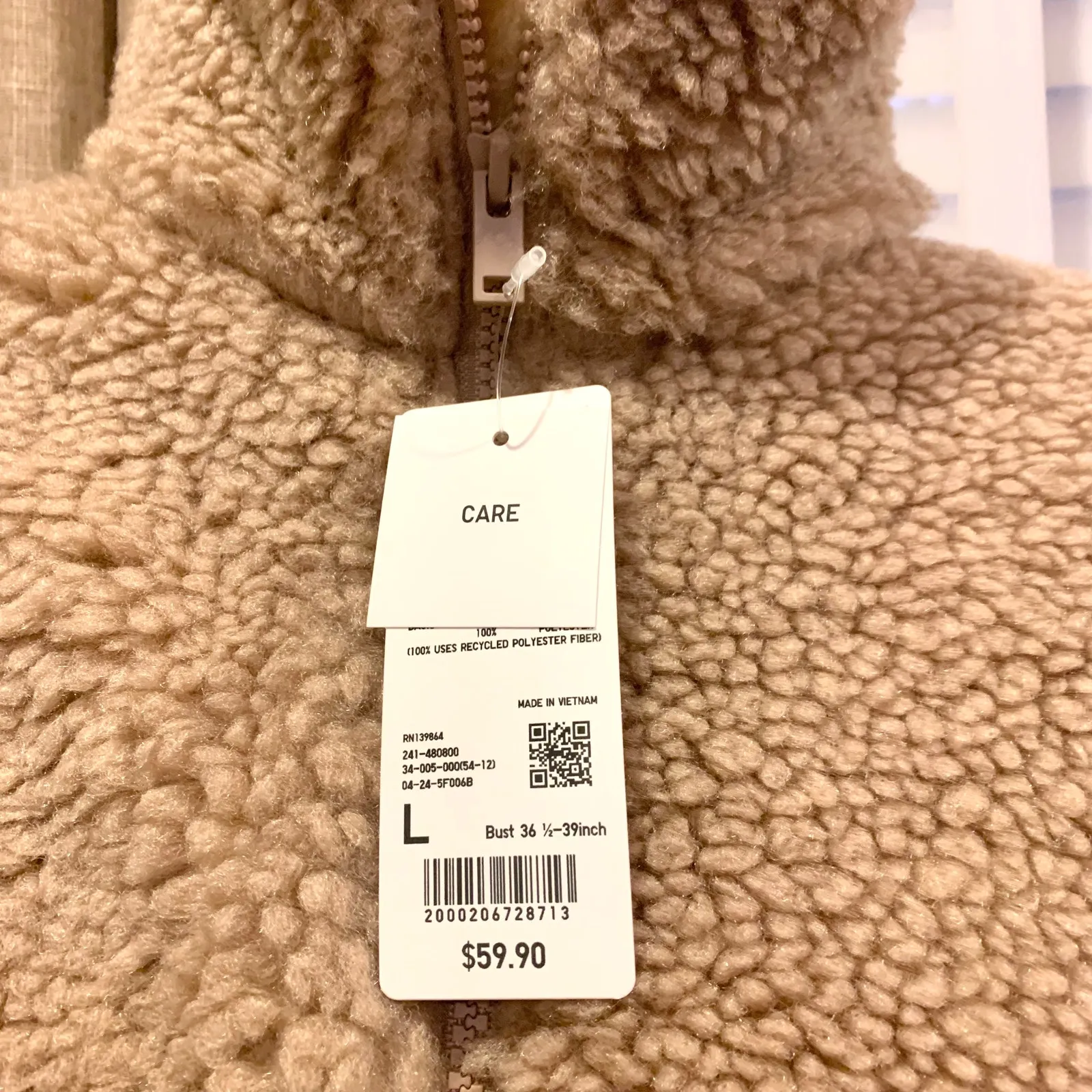 Uniqlo  Fluffy Fleece Zip-Up Jacket in Light Brown - Image 3