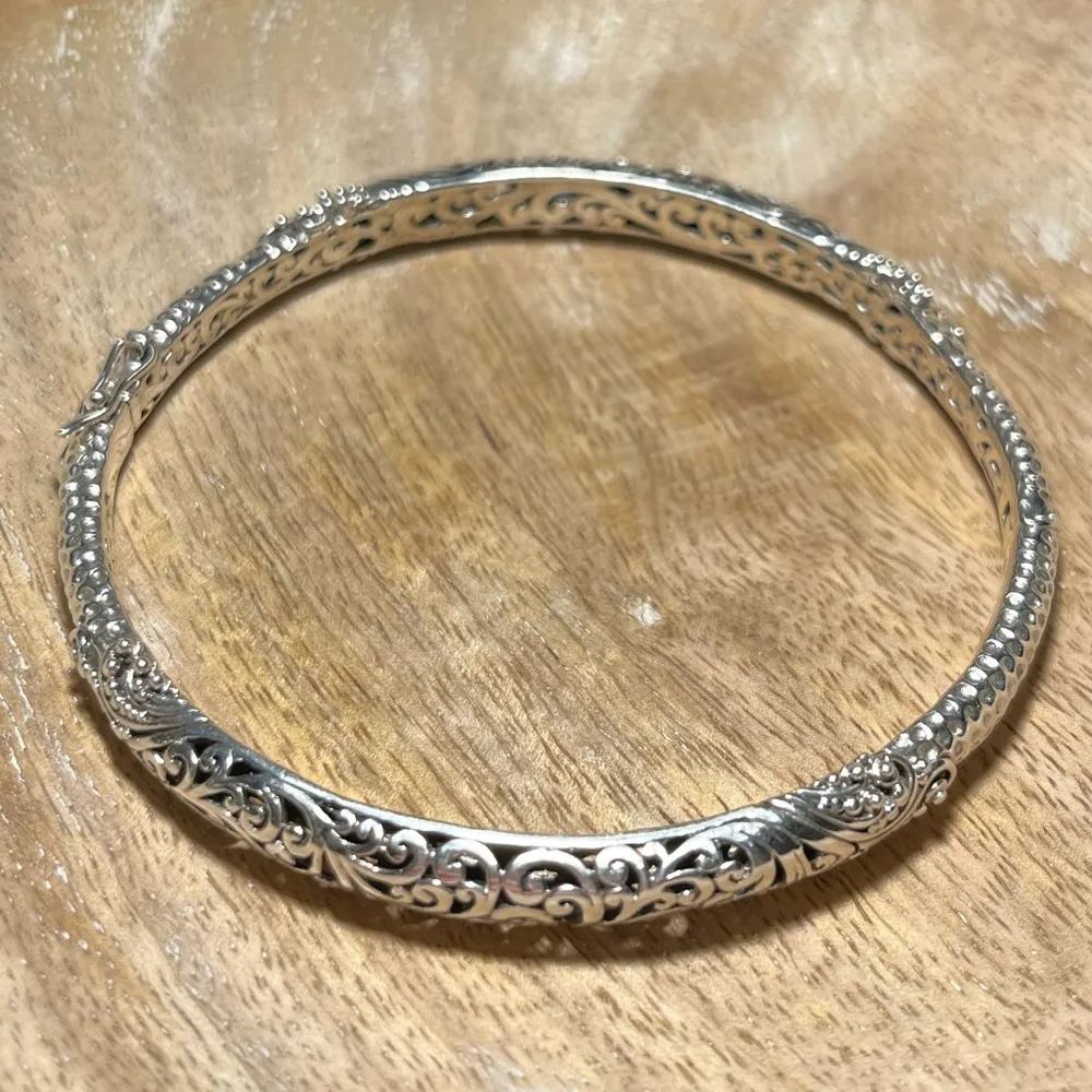 Sarda Artisan  Cut Out Filigree Scroll Hinged Bangle - Image 4