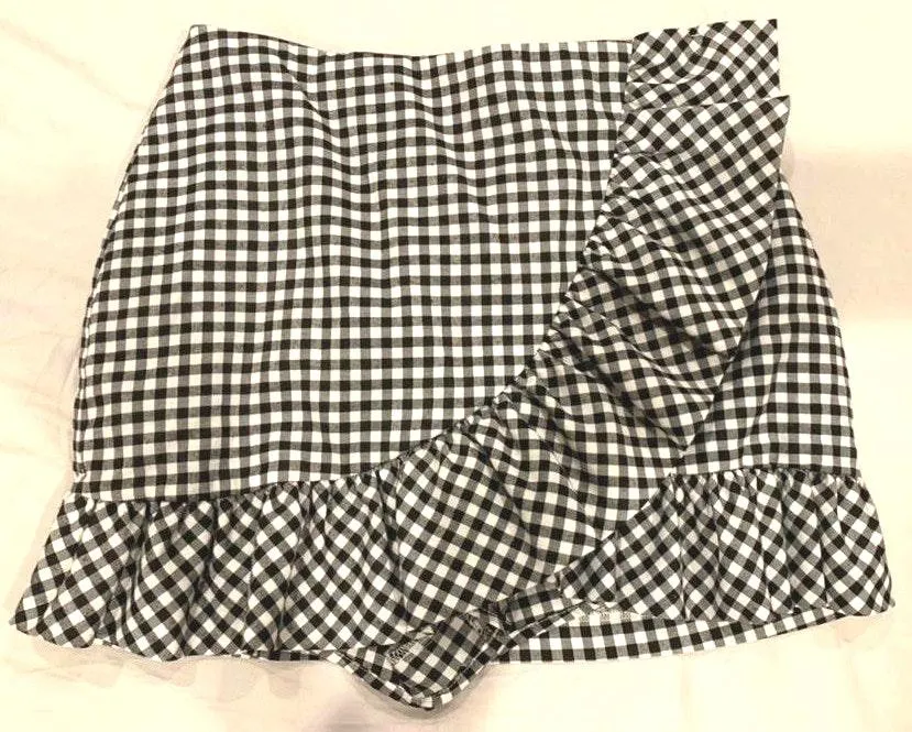 Forever 21 Gingham Ruffle Skort - Image 2