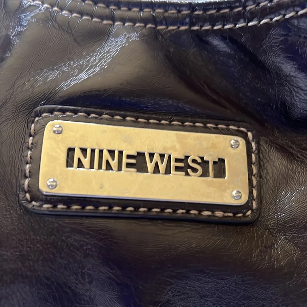 Nine West 19 inch Shoulder bag  color brown. - Image 2