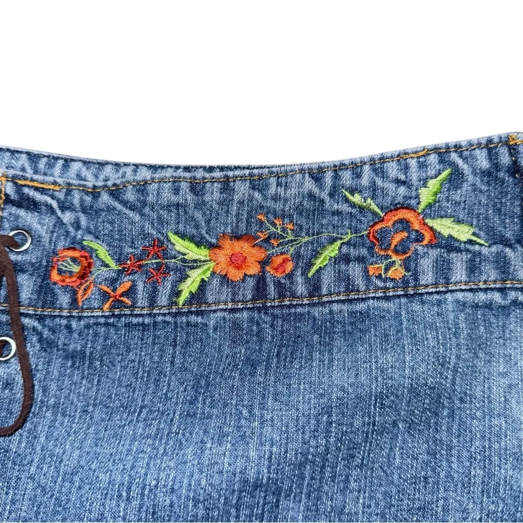 VTG Jordache Floral Embroidered Lace-Up Cutoff Denim Shorts Sz 28 Y2K Bareback - Image 4