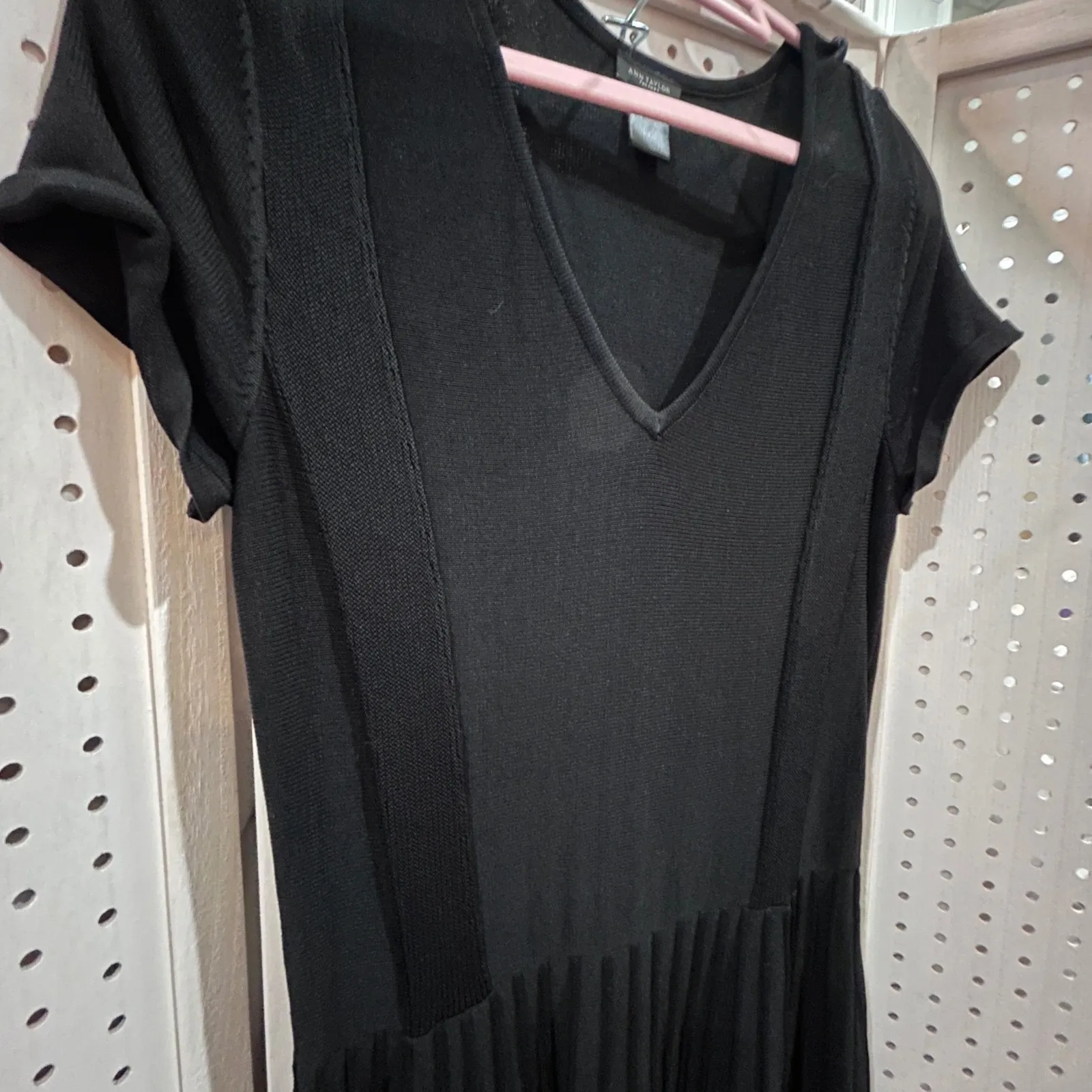 Ann Taylor Factory Black V Neck Short Sleeve Pleated Knit Sweater Dress Size M - Image 5