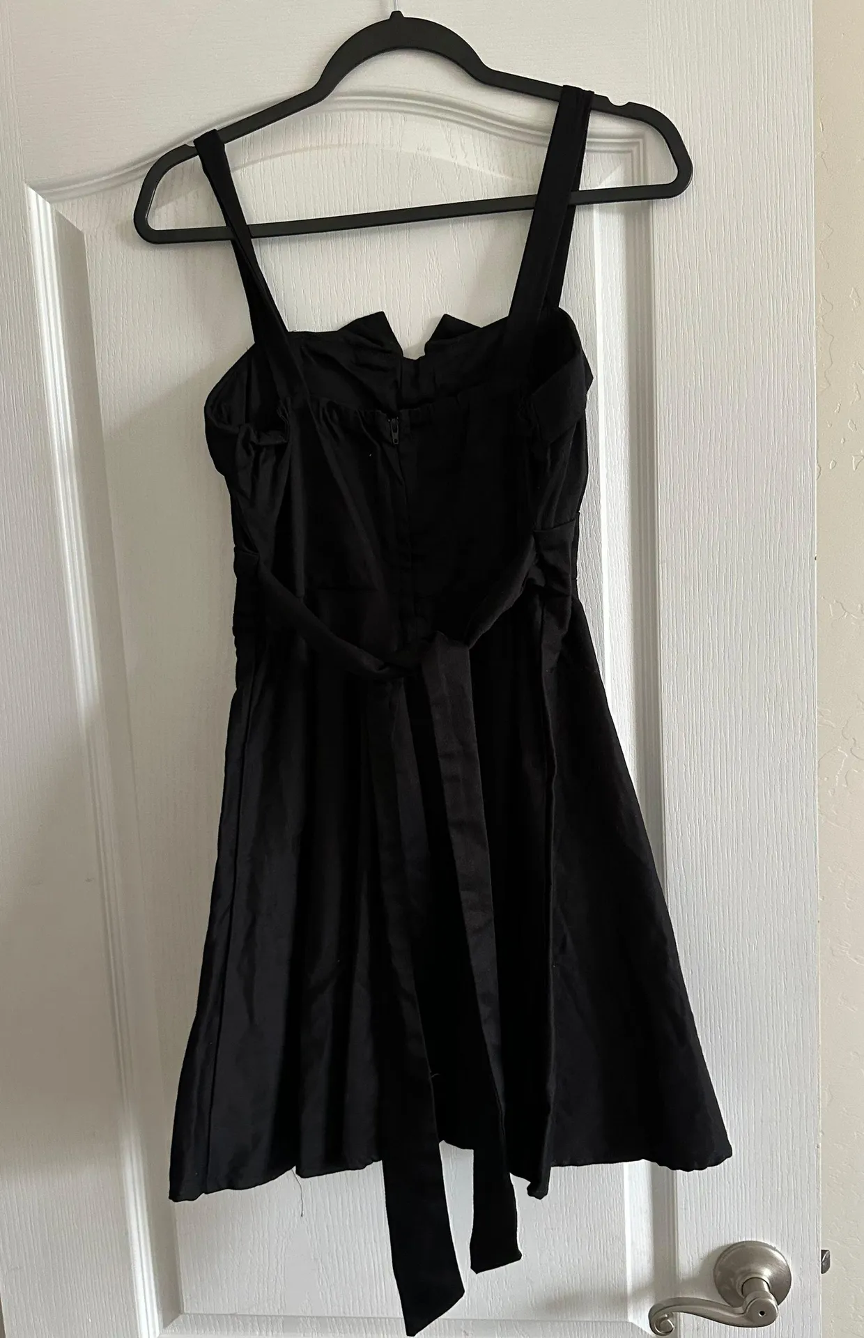 Varga Strappy Black Sundress style Dress size L Fun cotton sundress styled. Straps with back zipper & elastic across back and sash at waist band. size L G Size L - Image 9
