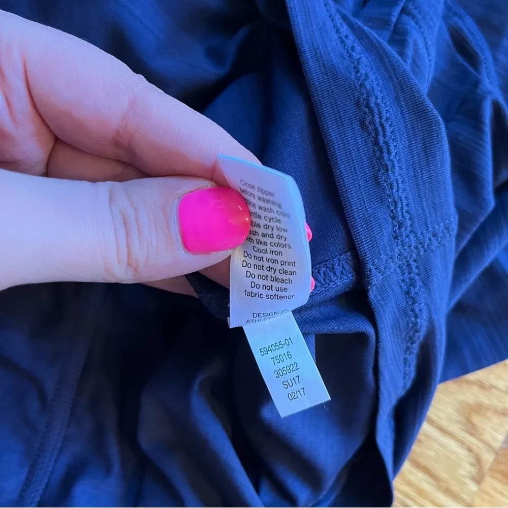 Pacifica Illume 1/2 Zip Hooded Pullover in blue size small - Image 5