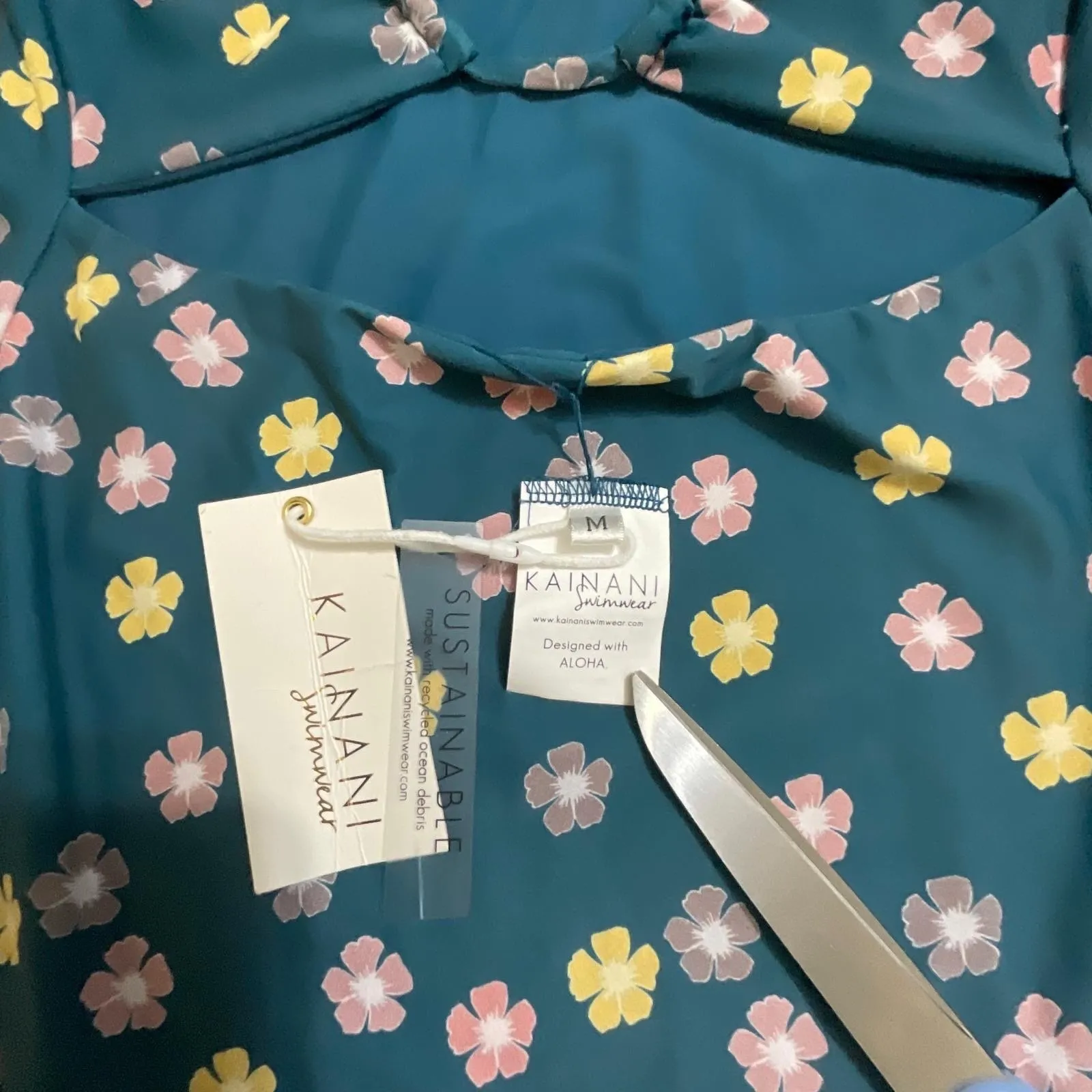 Kainani floral onepiece‎ cut - Image 8