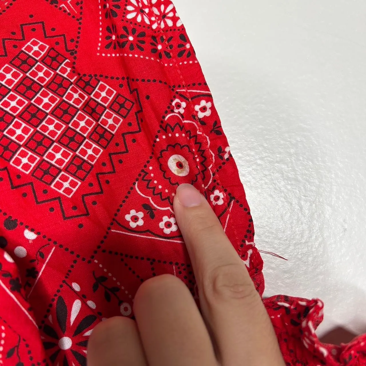 Vintage 70s 1970s Red Bandana Print Smocked Crop Top Puff Sleeve Peasant Blouse Size L - Image 5