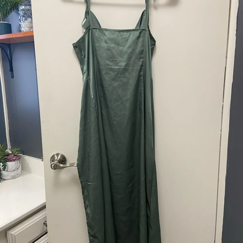 Cider green strap‎ slip dress with lace under skirt size medium cocktail - Image 7