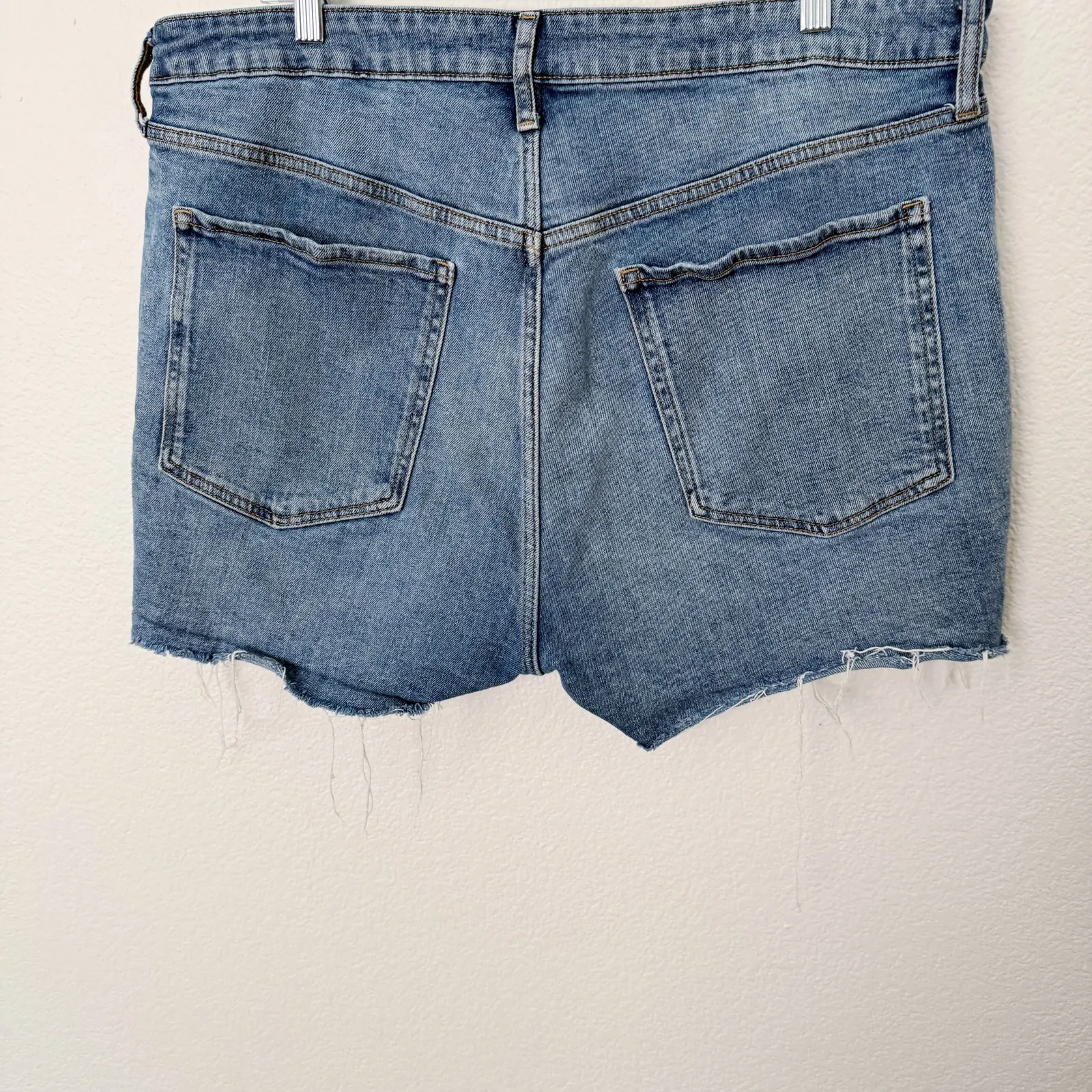[Old Navy] O.G. Short High Rise Distressed Mid Wash Cut Off Denim Shorts Size 18 - Image 7