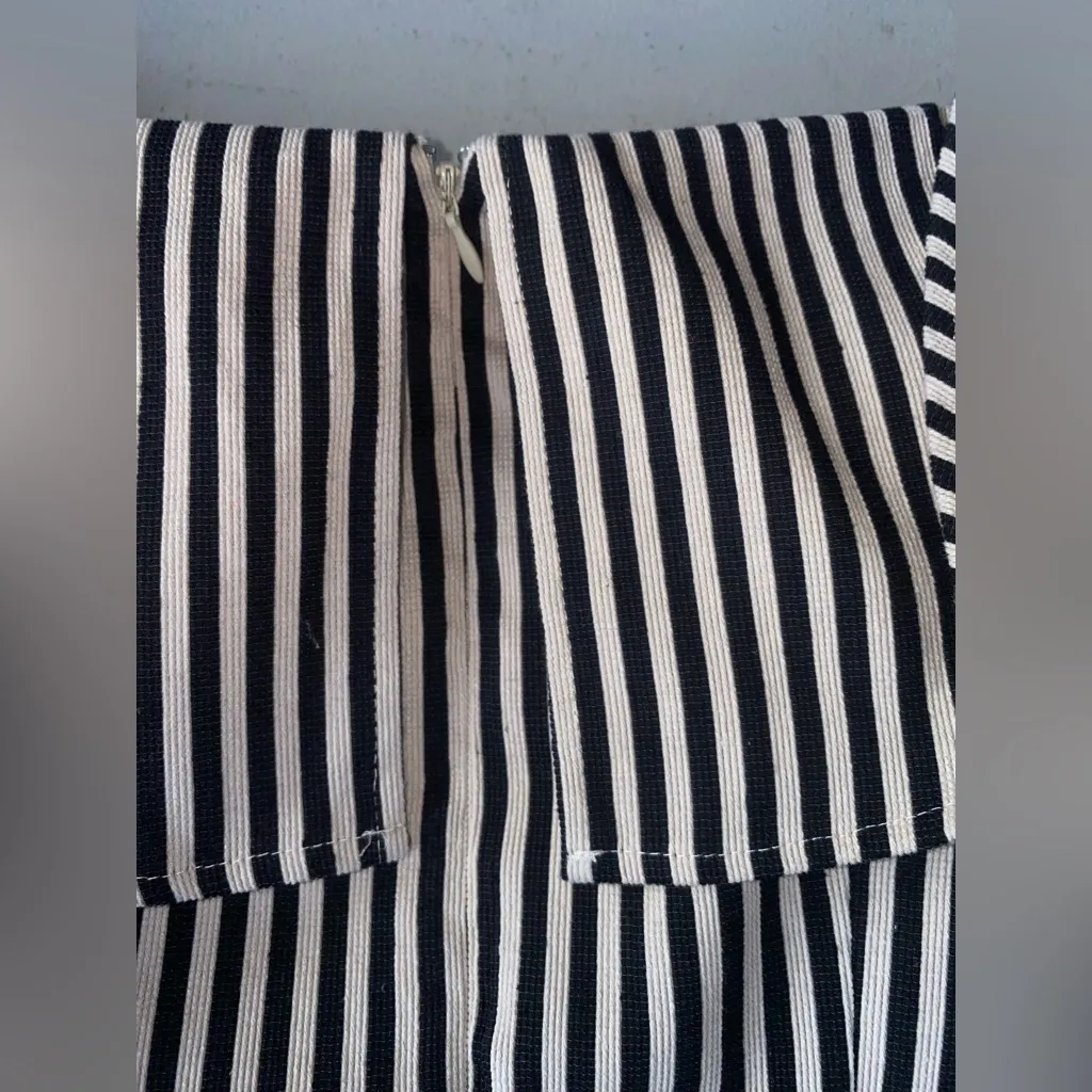 SUGARLIPS - Black and Cream Off the Shoulder Romper. Size XS - Image 15