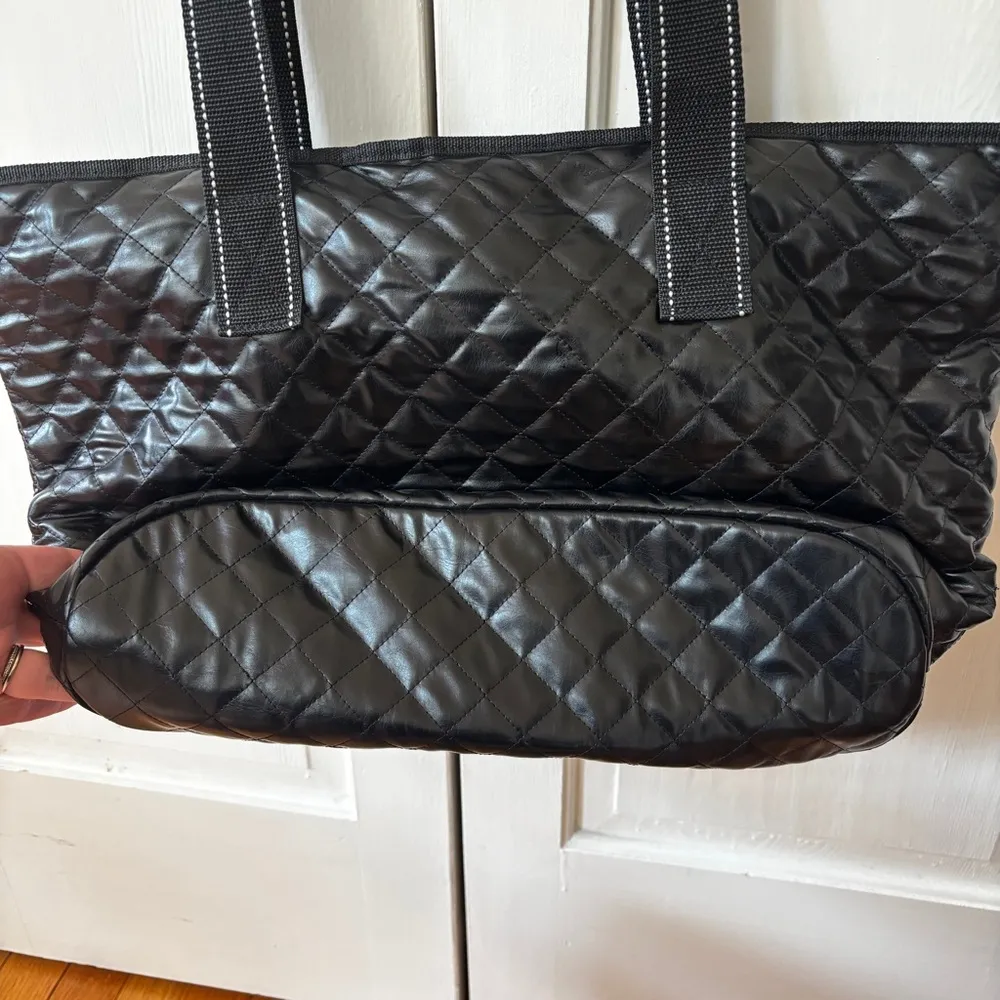 Scout Joyride Black Lightweight Quilted Packable Shoulder Tote Bag Zip Closure - Image 10