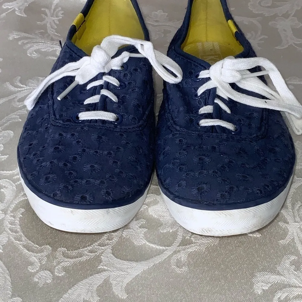 Keds Blue Eyelet Sneakers Casual Stylish Size 8.5 - Image 4
