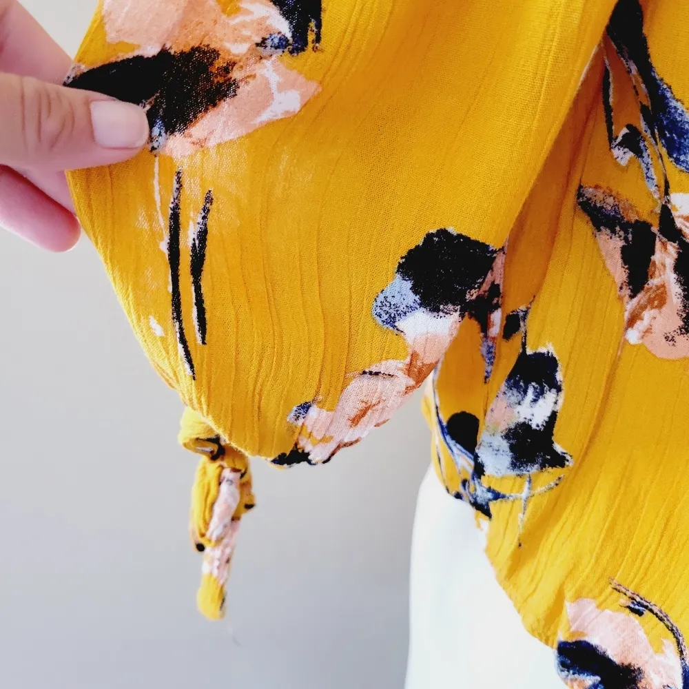 One Clothing floral off shoulder blouse size large - Image 3