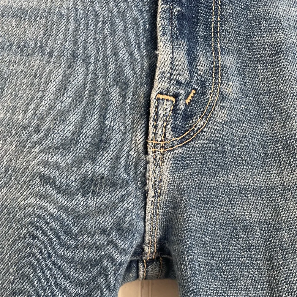 MOTHER The Mid Rise Dazzler Ankle Fray in Riding the Cliffside Jeans Size 24 Blue - Image 11