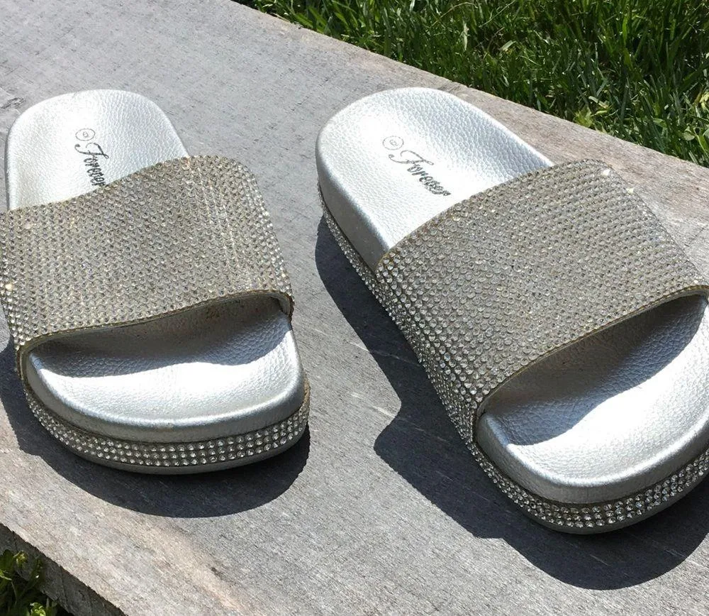 Forever Rhinestone White Slides Sandals Shoes 6 - Image 3