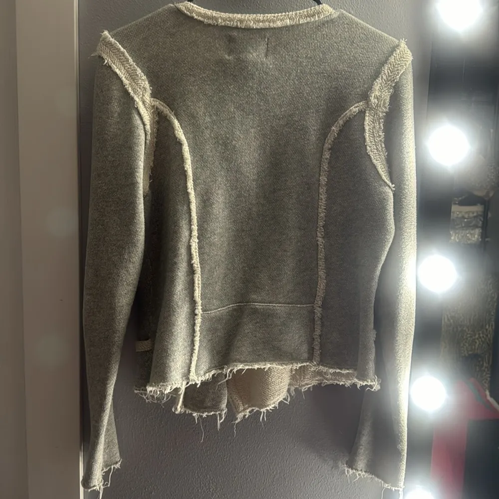 Lucky Lotus gray jacket - Image 3