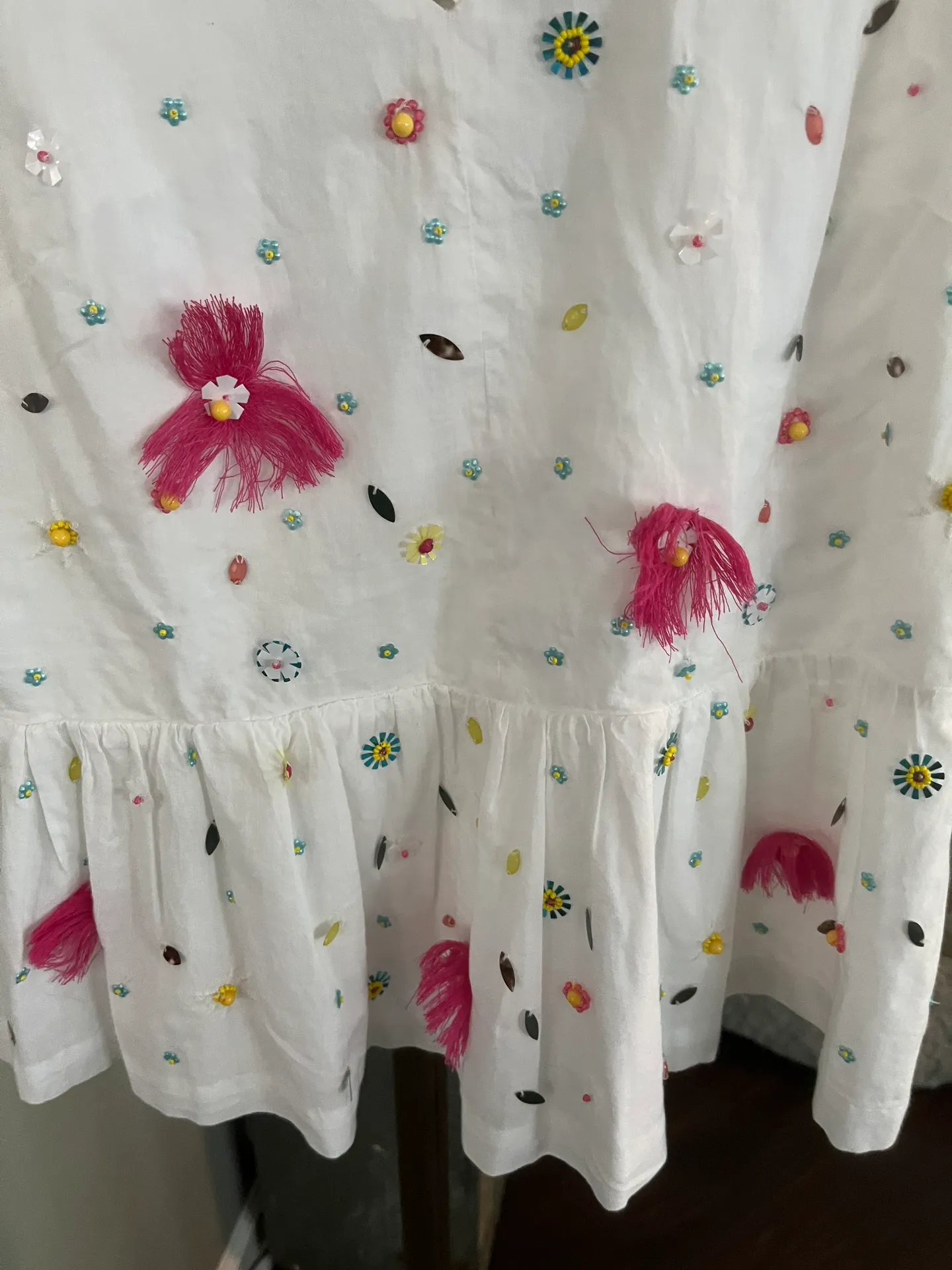 NWT  Size XS Sleeveless White Top - Image 3