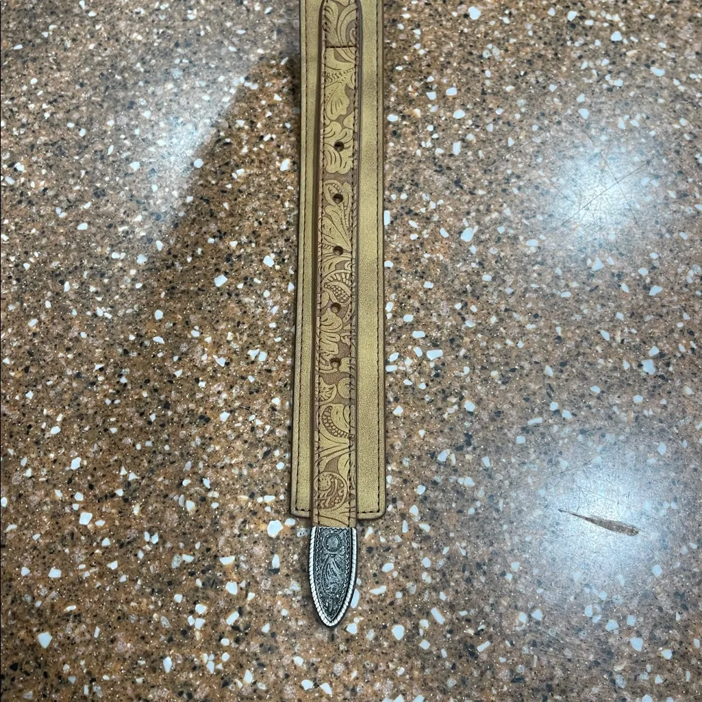 Western conch style buckle Brown Leather Belt size small - Image 6