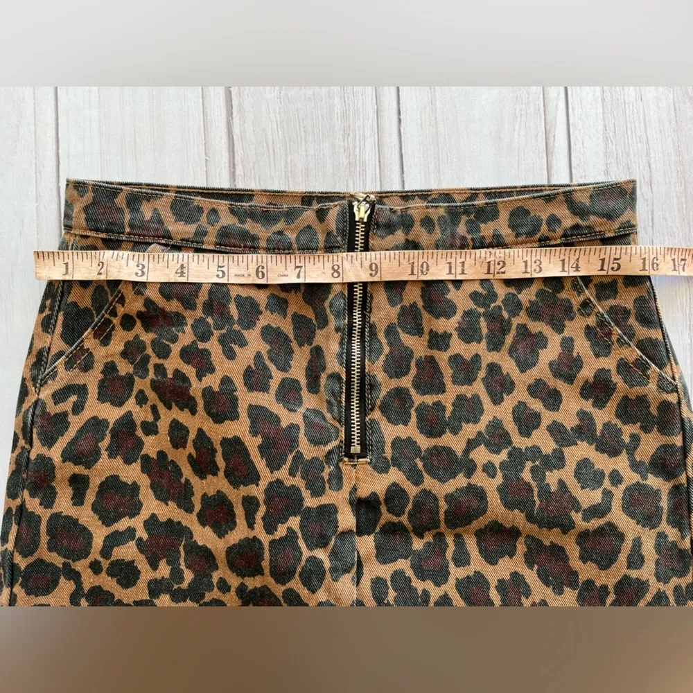 Los Angeles Medium Cheetah Print Mini Denim Skirt - Image 3