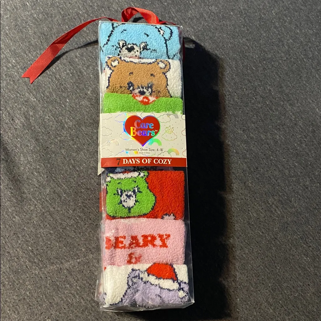 Care Bears Christmas Cheer 7 Days of Cozy Socks NWT Red - Image 2