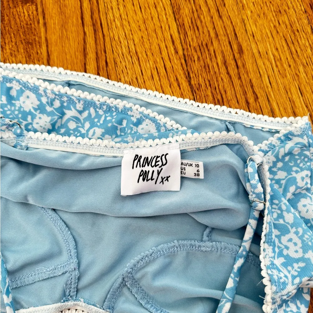 Princess Polly Debbie Top Blue Size 6 - Image 4