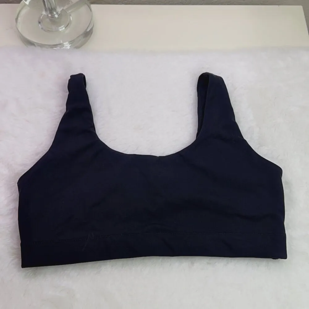 Everlane Perform Black Scoop Neck Sports Bra Women's Size small - Image 3