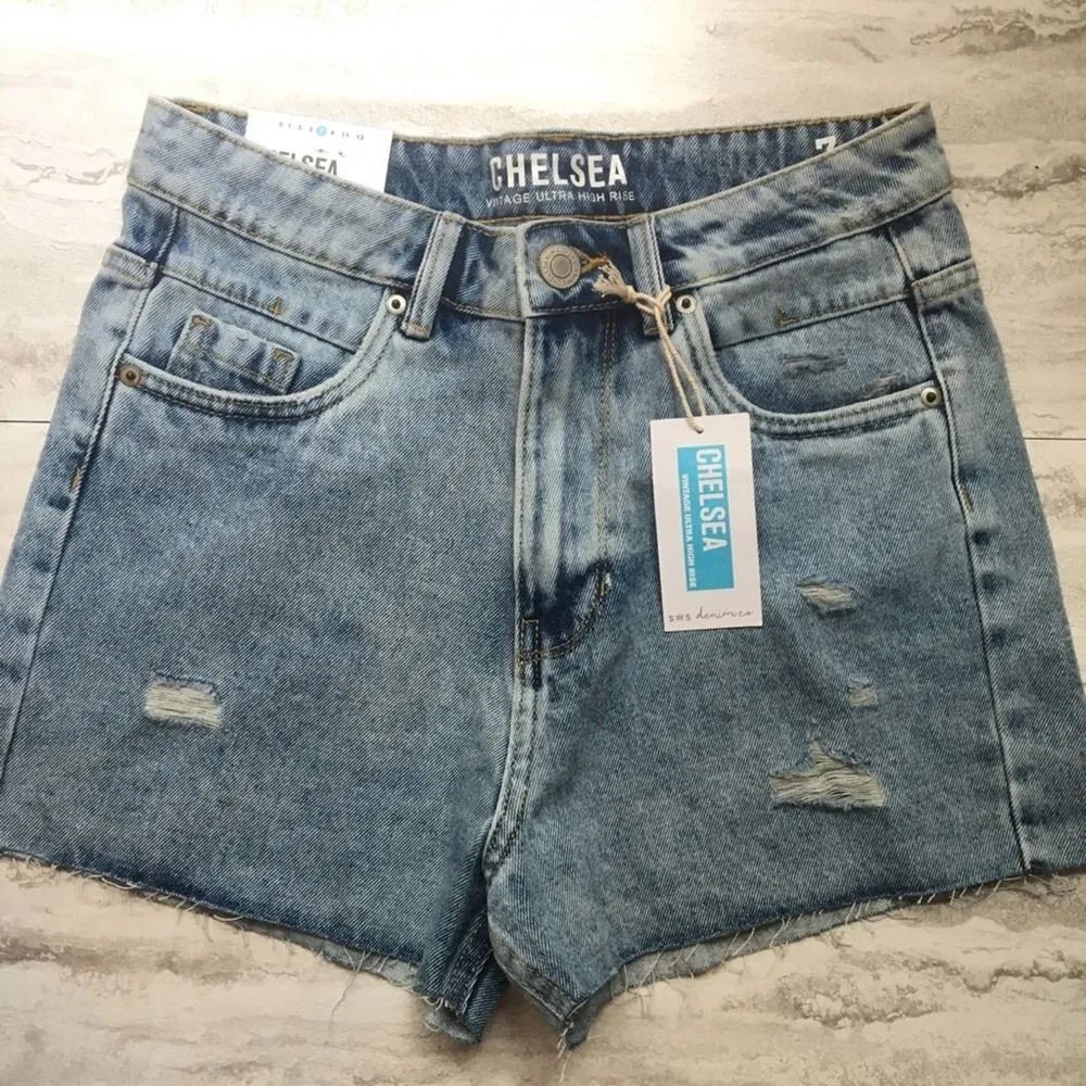 Chelsea Ultra High-Rise Acid Wash Raw Hem Jean Shorts 7 Junior's Charlotte Russe - Image 2