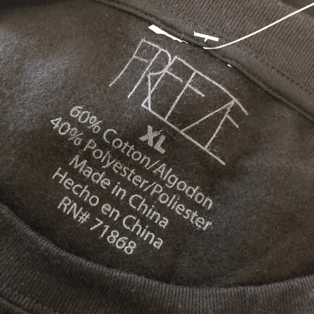 Freeze Cropped Sweatshirt Single & Ready to Jingle Holiday Party Size XL NWT - Image 5