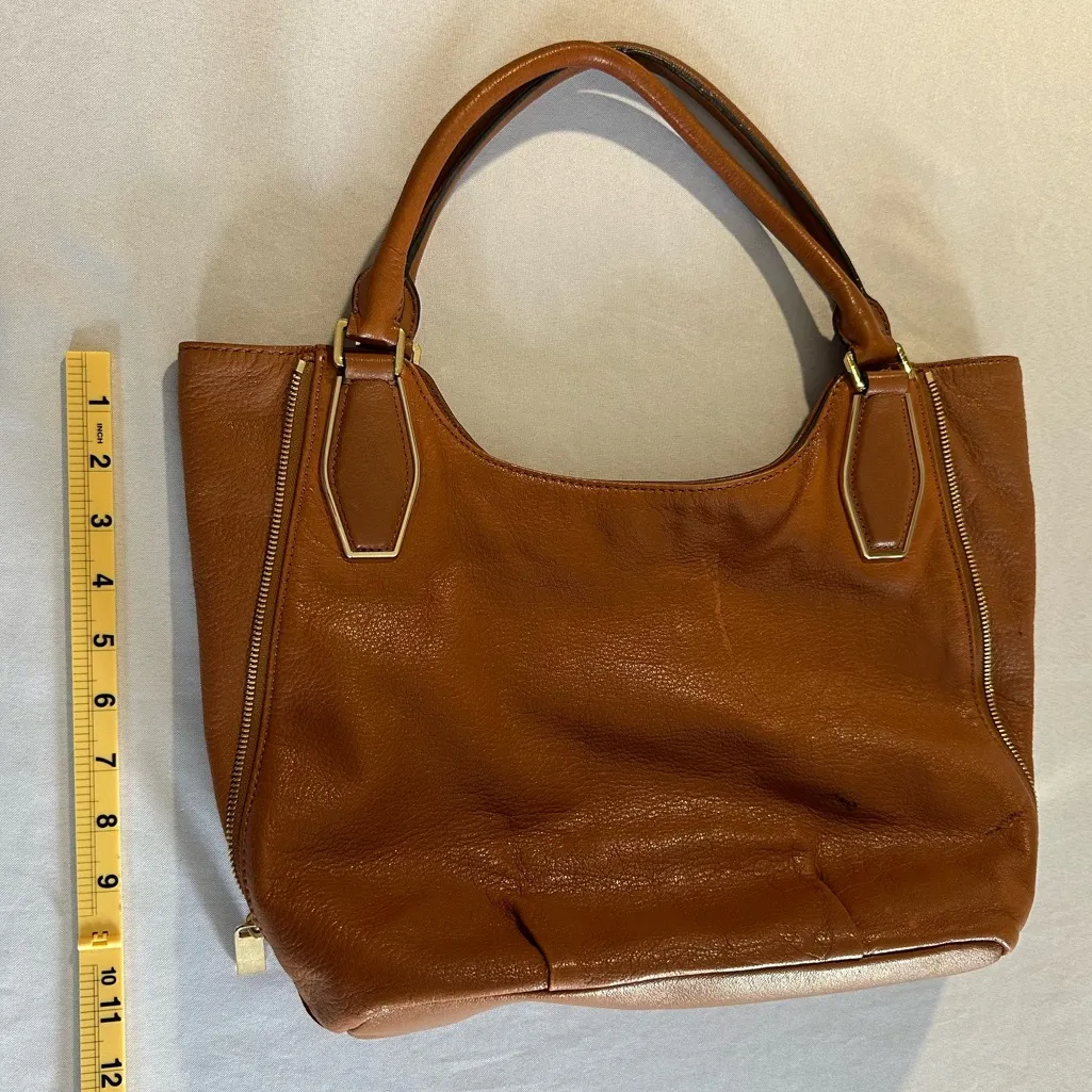 Michael Kors • Vanessa Medium Leather Shoulder Purse Gold Soft Expands Side Zip - Image 8