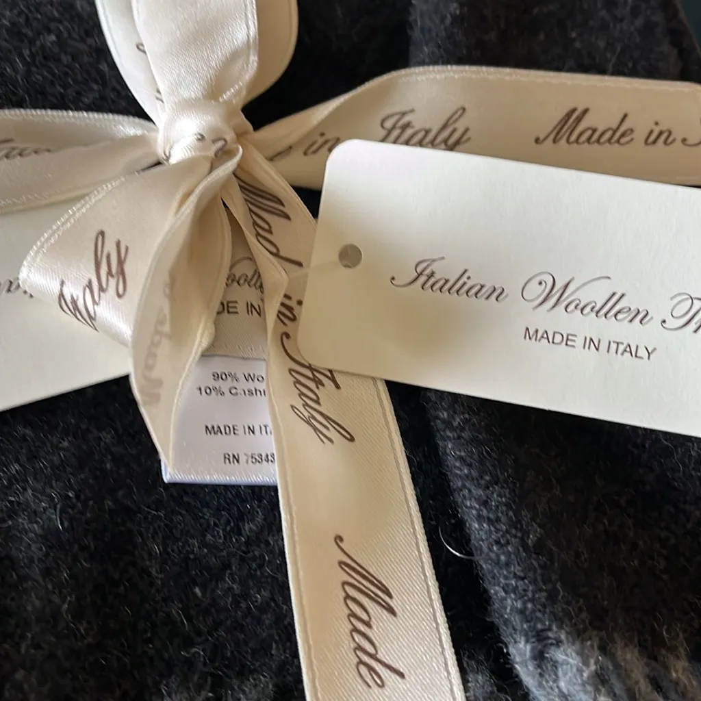 NWT Italian Woollen Treasures Luxury WOOL Cashmere Soft Scarf Fringe Gray - Image 7